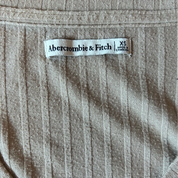 Abercrombie & Fitch Cardigan - Picture 2 of 5